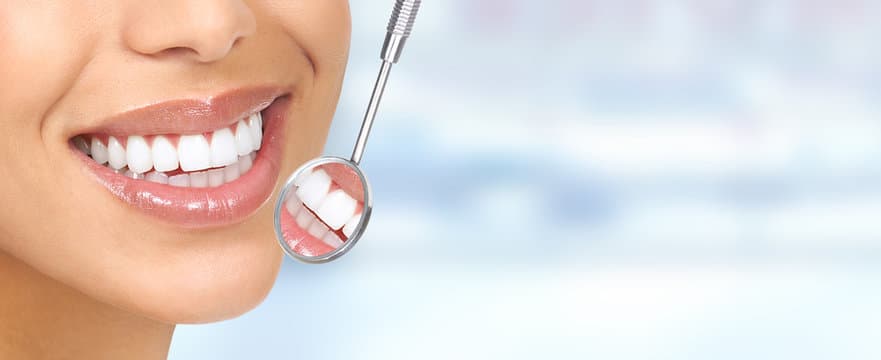 Dental hygiene with tooth models and dental tools